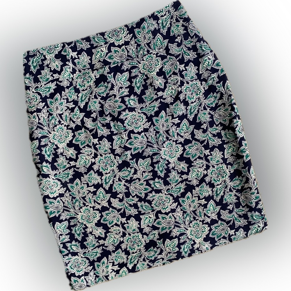 DAILY HABIT size 10 blue & green lined skirt